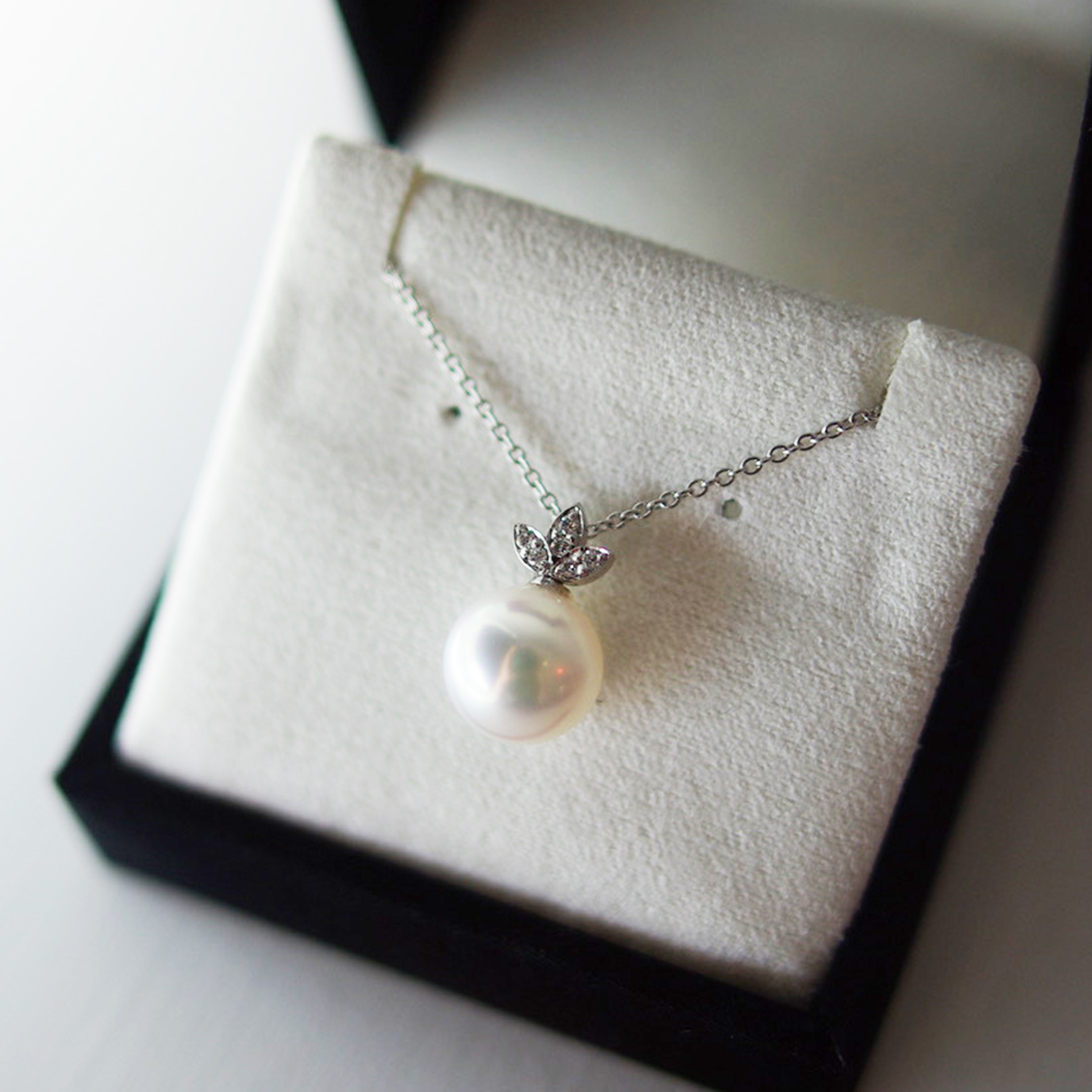 Cream Pearl Diamond Illusion Topper Necklace